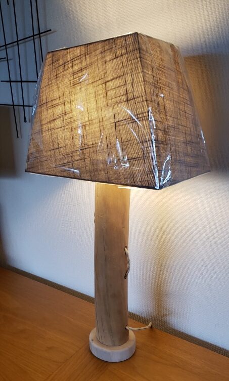 Grande lampe en bois flotté