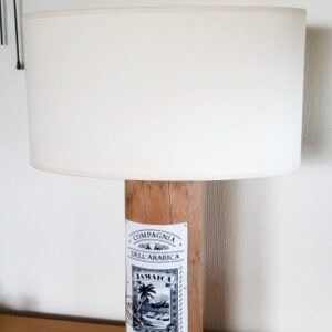 Lampe « Café » en bois flotté et plaque métal